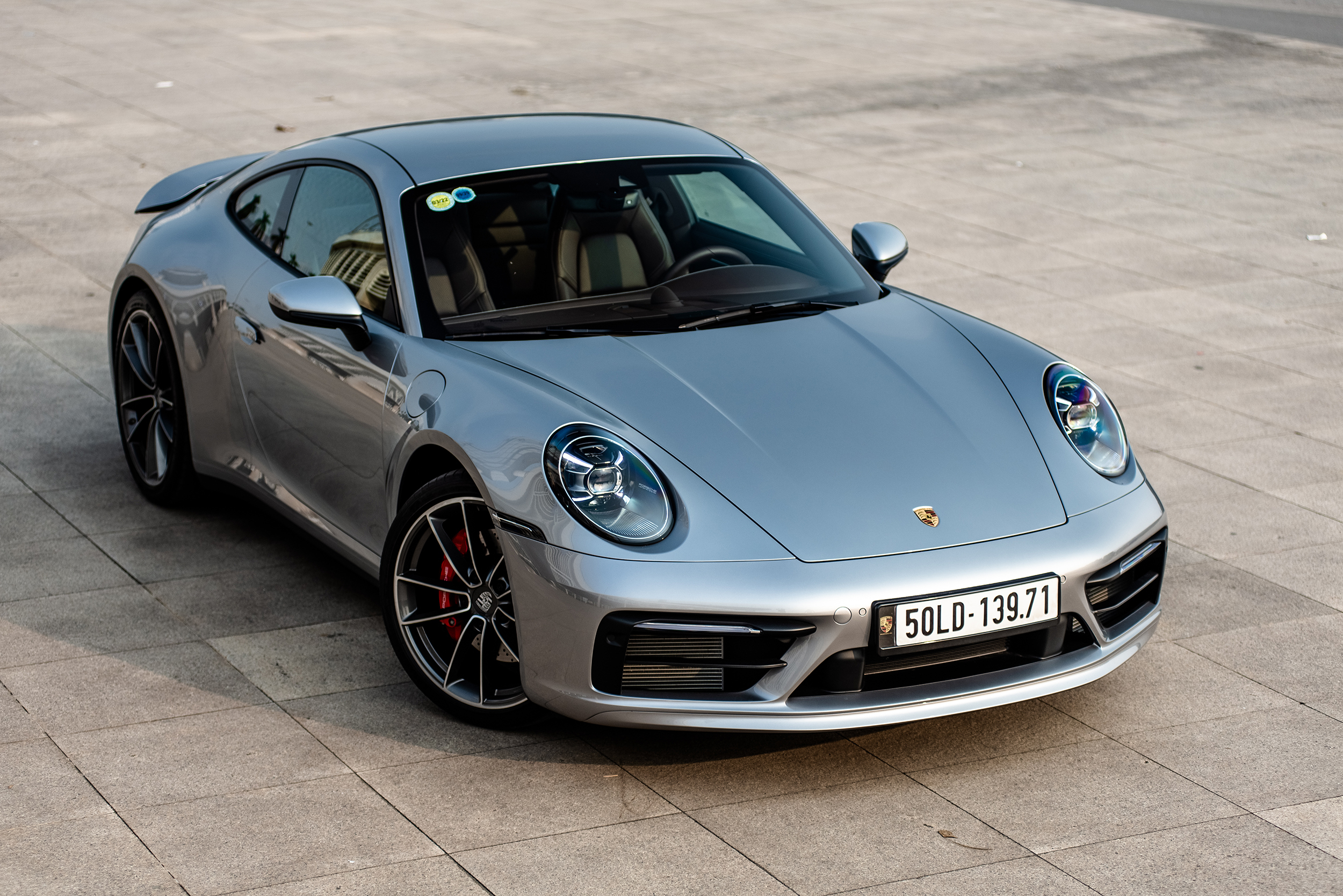 Dịch vụ cầm xe ô tô Porsche định giá cao tới 90%, lãi suất thấp nhất