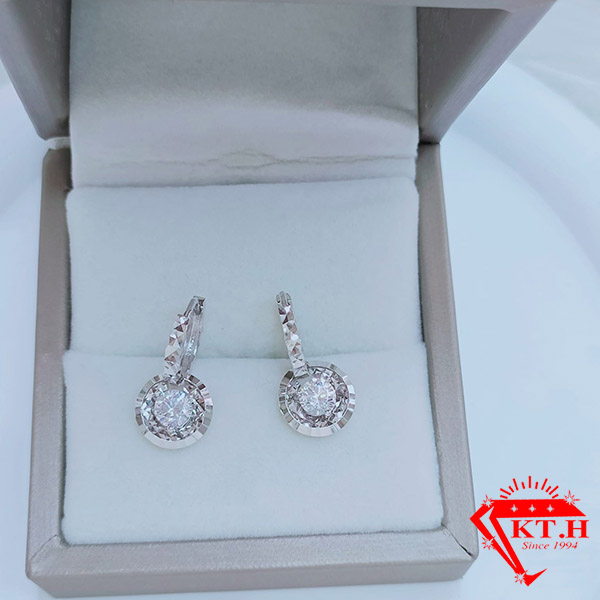 Bán bông tai cưới có sao không? Những điều cần biết trước khi kinh doanh