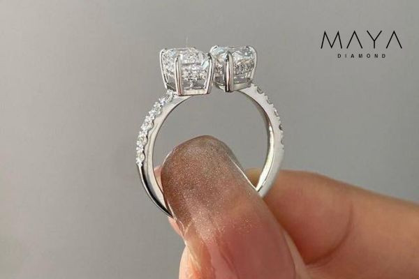 Bán bông tai cưới có sao không? Những điều cần biết trước khi kinh doanh