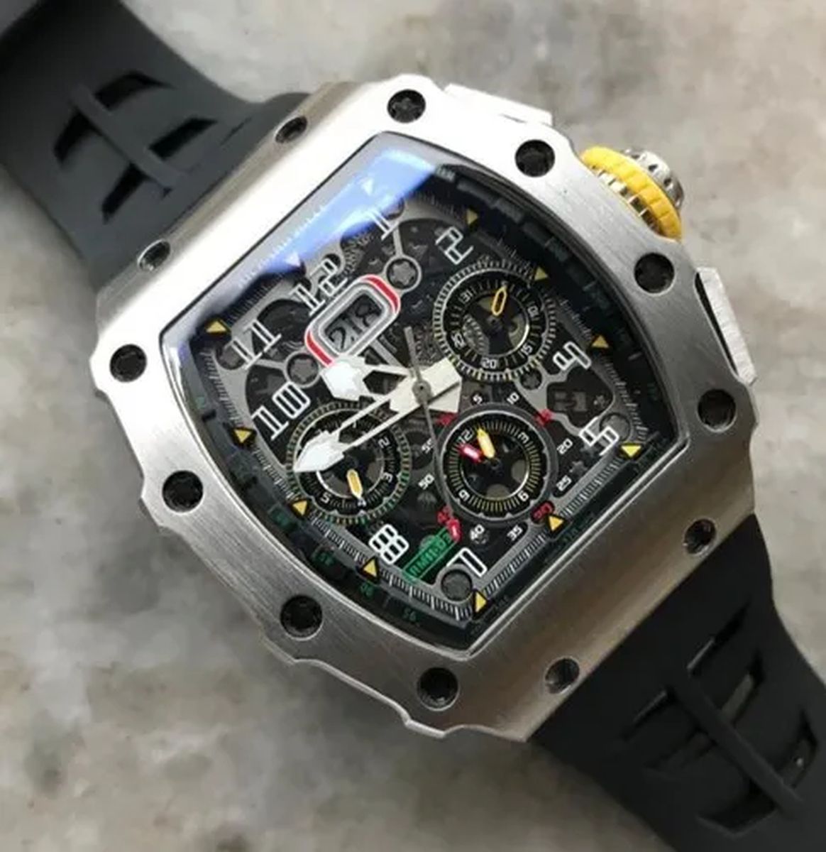 Cầm đồng hồ Richard Mille