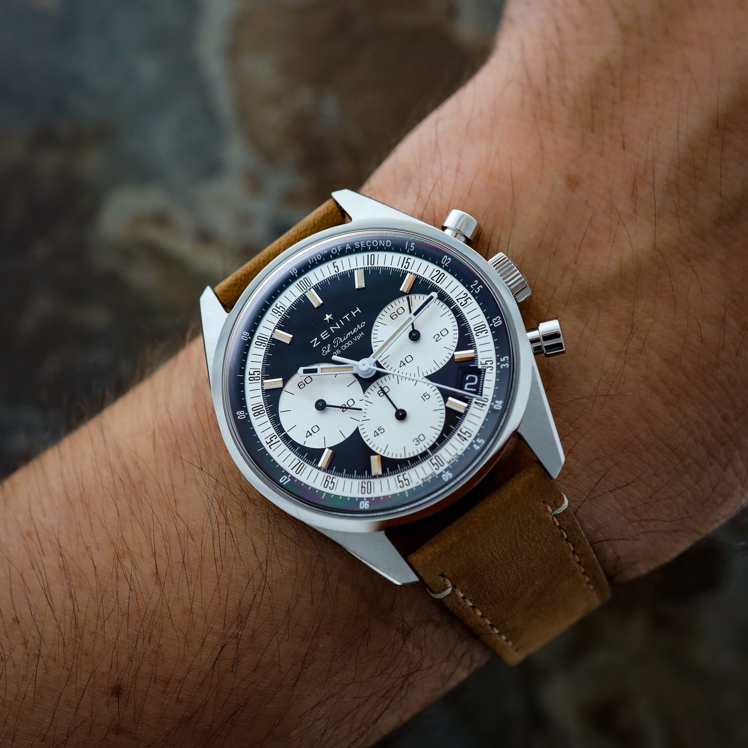 cầm đồng hồ zenith